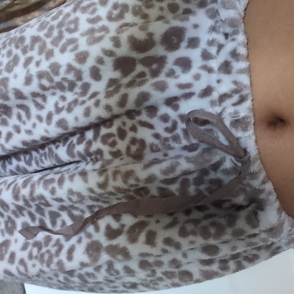 leopard pj's pants - Picture 2 of 2